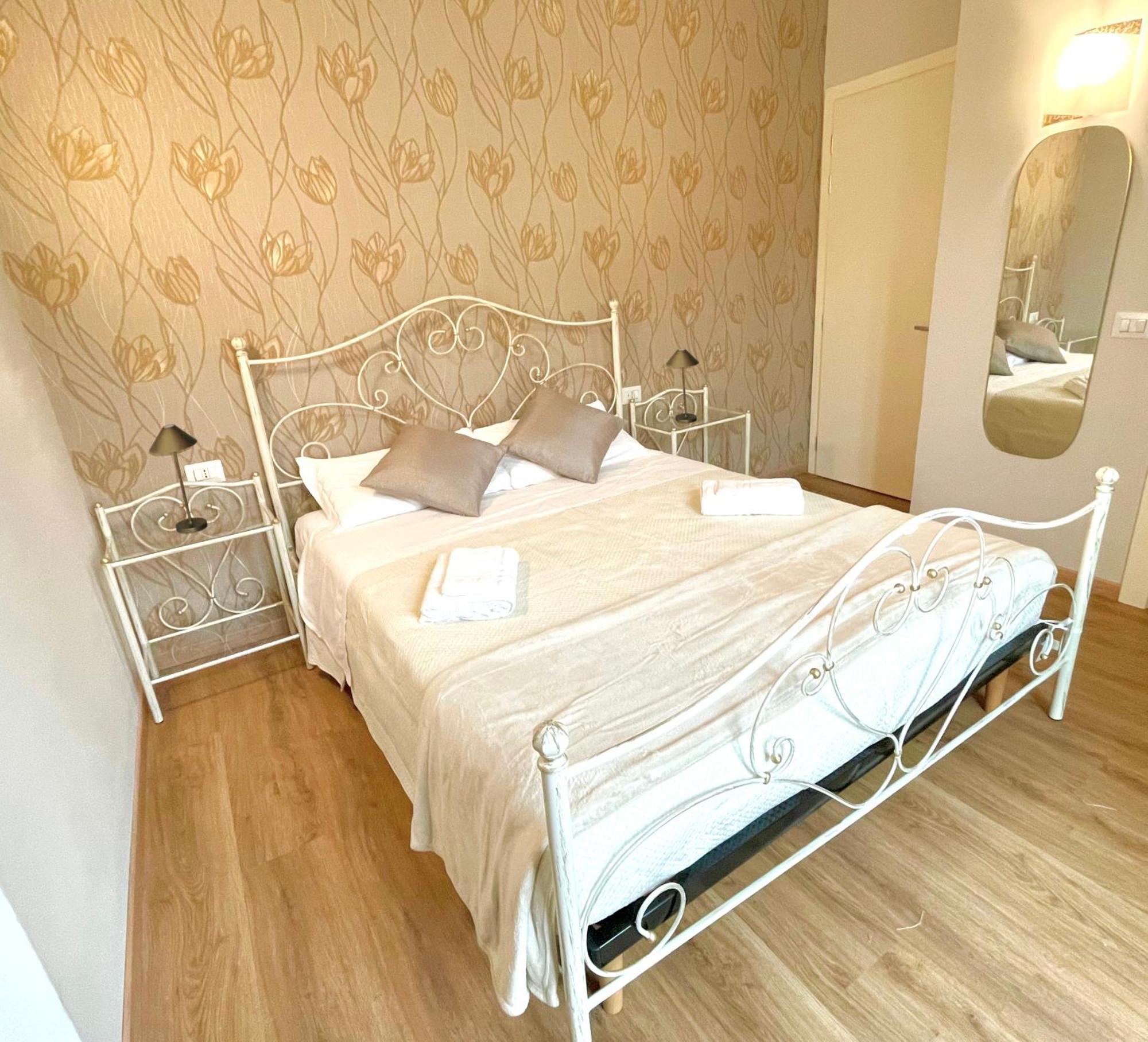 Domus 44 Rooms Verona Exterior foto